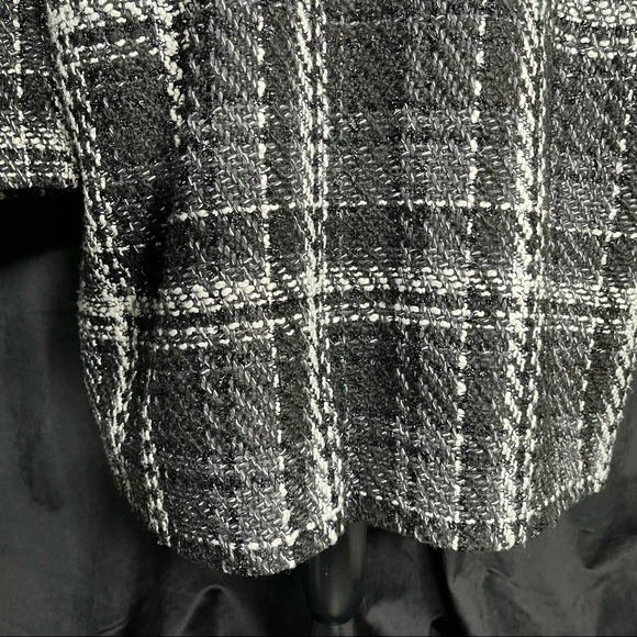 Mid-length Tweed Jacket - Picture 7 of 10